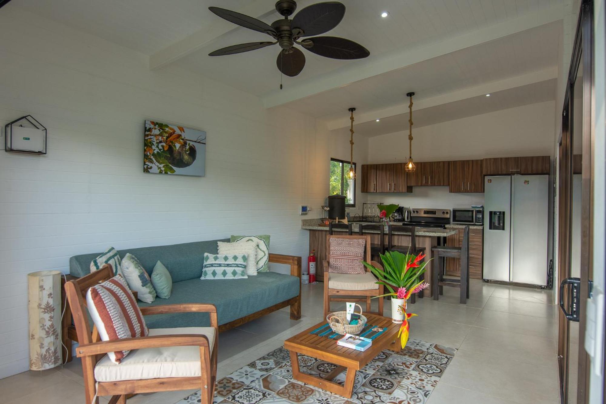 Namaitami Casa Hermosa Con Ac Y Piscina A Solo 650 Metros Del Parque Nacional Cahuita Exteriör bild